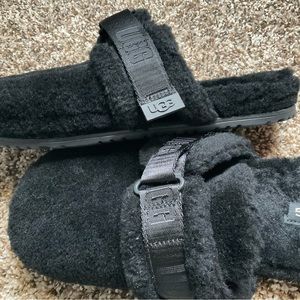 NWOT Ugg Fuzzy Clogs Slip-Ons, men’s size 10, black